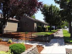 The Village in Monmouth, OR - Building Photo - Building Photo