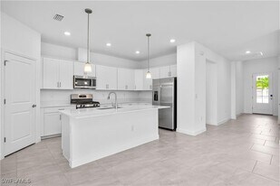 18311 Ridgeline Dr in Estero, FL - Building Photo