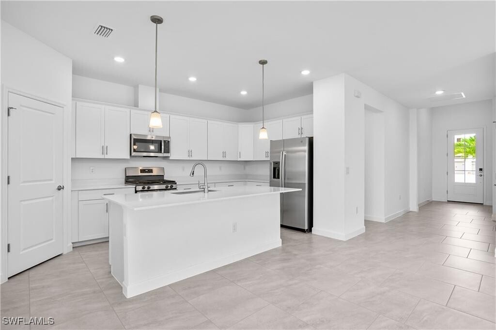 18311 Ridgeline Dr in Estero, FL - Building Photo