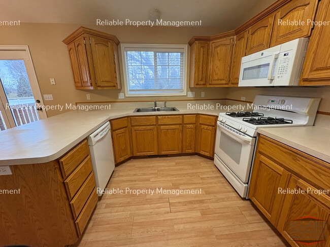 411 N 4200 E in Rigby, ID - Foto de edificio - Building Photo