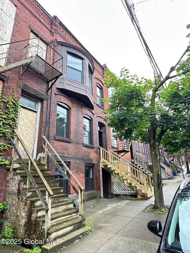 154 Lark St in Albany, NY - Building Photo - Building Photo