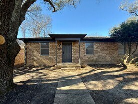 705 S Porter Ave in Tyler, TX - Building Photo