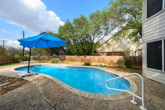 6723 Mary Todd Dr in San Antonio, TX - Building Photo - Building Photo