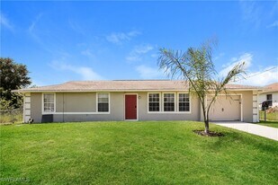4017 12th St SW in Lehigh Acres, FL - Building Photo