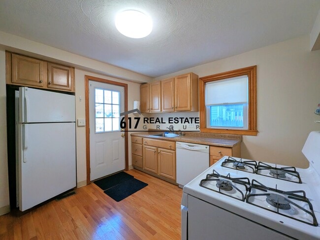 5 Rifle Ct in Watertown, MA - Building Photo - Building Photo