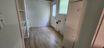 1317 Highland Dr in Bay City, TX - Building Photo - Building Photo