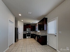 5343 Marsh Ln in Buda, TX - Building Photo - Building Photo