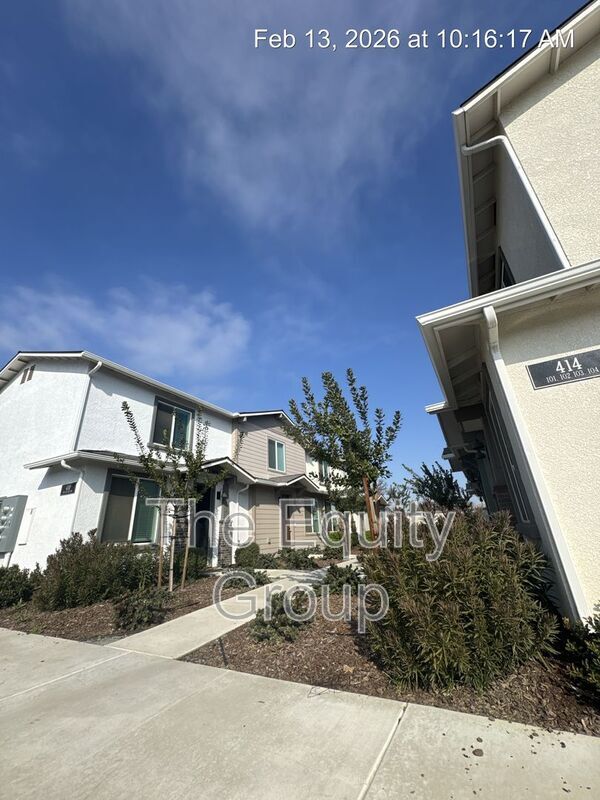 property at 410 S Summit St