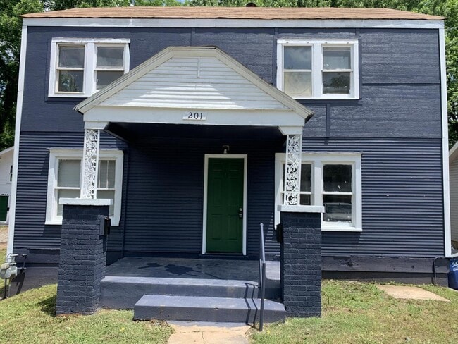 property at 201 S Lowry St