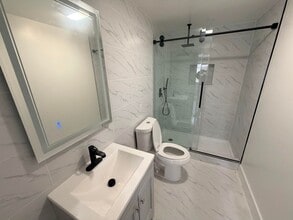 194 N Lake Ave in Albany, NY - Building Photo - Building Photo