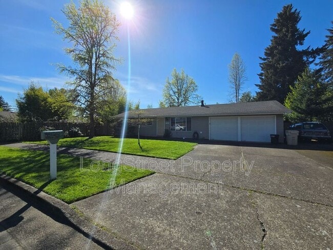 3230 NE Canterbury Cir in Corvallis, OR - Building Photo - Building Photo