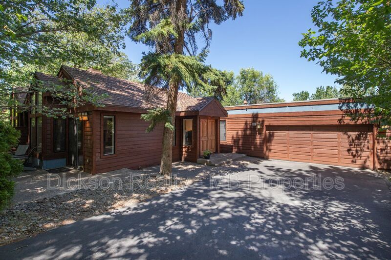 2205 S Arlington Ave in Reno, NV - Foto de edificio