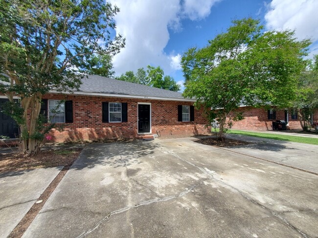 property at 1014 Jessamine Trail