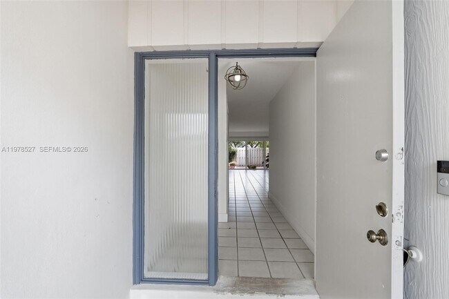 8105 SW 81st Ct in Miami, FL - Building Photo - Building Photo