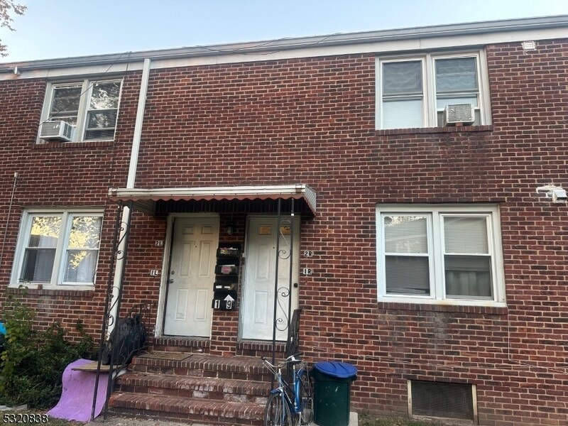 19 Carpenter Terrace N in Belleville, NJ - Building Photo