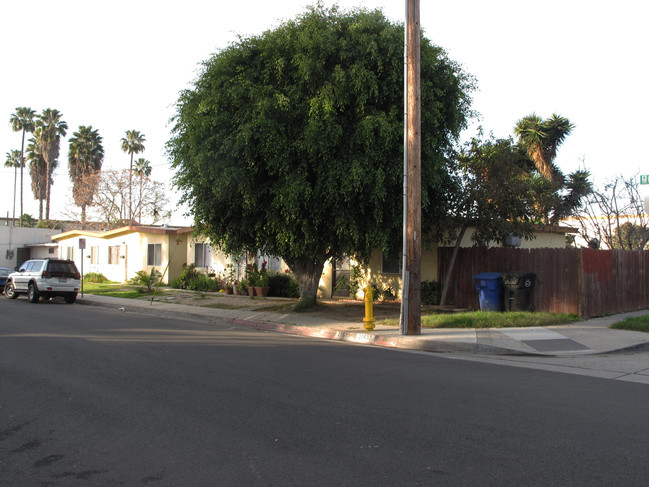 21637 Belshire Ave in Hawaiian Gardens, CA - Building Photo - Building Photo