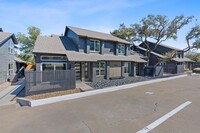 1902 Albury Cove in Austin, TX - Foto de edificio - Building Photo