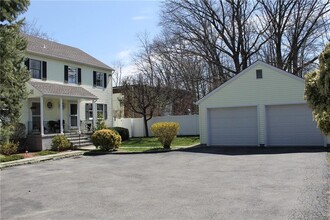 102 Halstead Ave in Greenwich, CT - Building Photo - Building Photo
