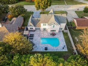 6319 Windmill Cir in Dallas, TX - Building Photo - Building Photo