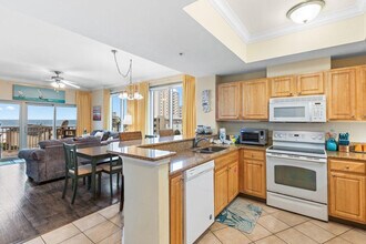 1010 W Beach Blvd in Gulf Shores, AL - Building Photo - Building Photo