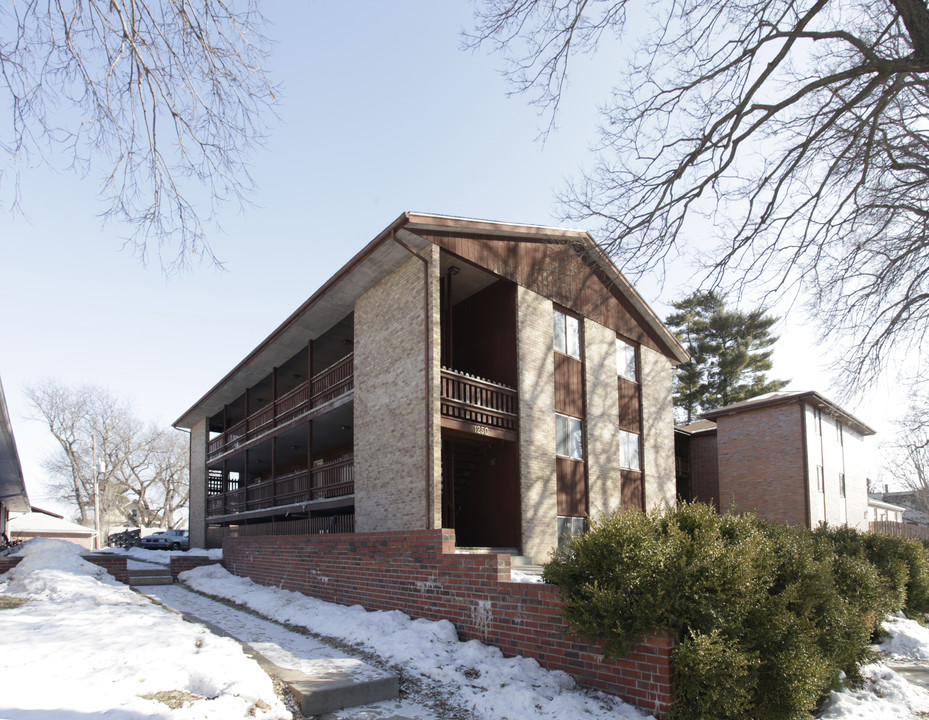 1250 S 26th St in Lincoln, NE - Building Photo