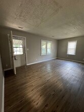 1136 S Bonn St in Wichita, KS - Building Photo - Building Photo