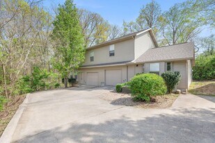 1297 Hillcrest Pl in Branson, MO - Building Photo