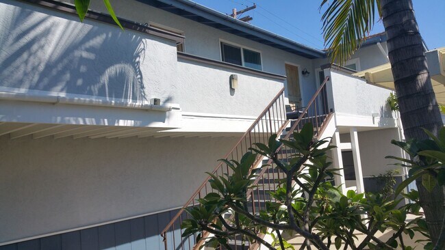 1616 S Tremont St-Unit -Unit B in Oceanside, CA - Building Photo - Building Photo