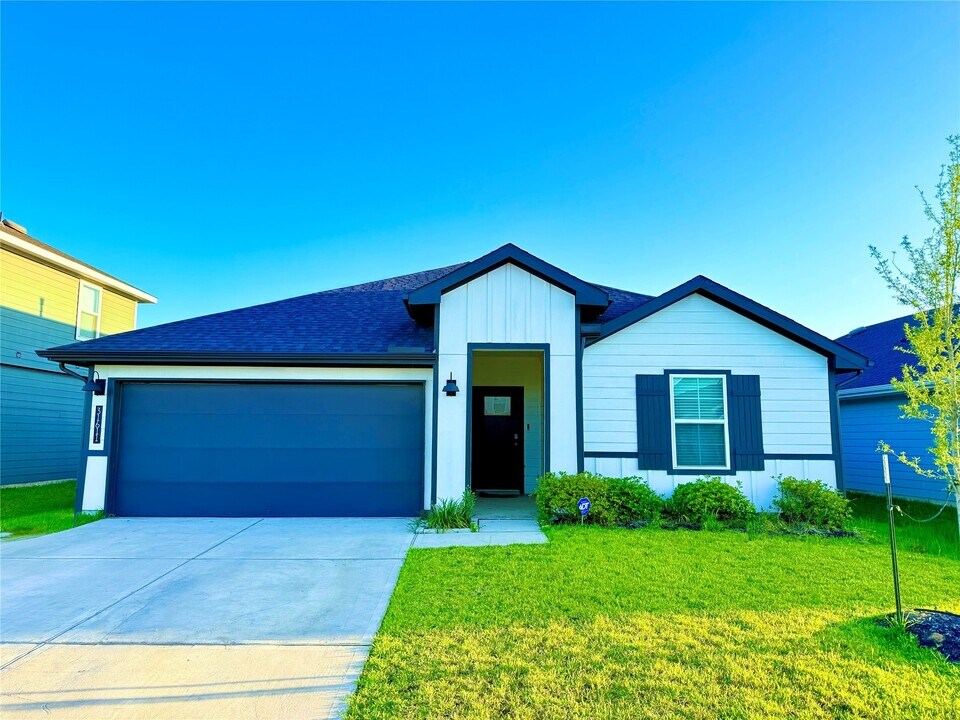 31611 Farlam Farms Trl in Brookshire, TX - Building Photo