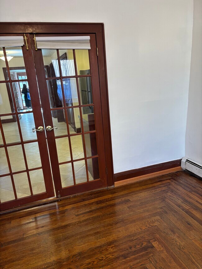 153 Grand St, Unit Garden in Jersey City, NJ - Foto de edificio - Building Photo