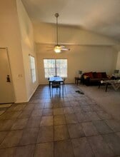 2510 W MacArthur Blvd, Unit P in Santa Ana, CA - Building Photo - Building Photo