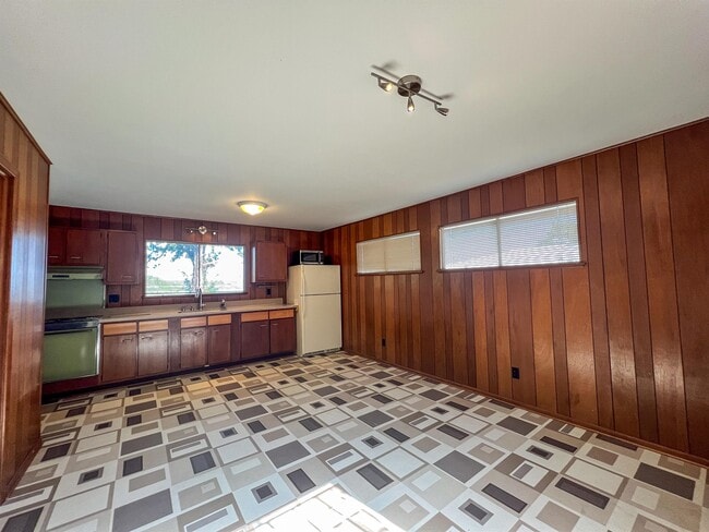 1555 Arrowhead Dr in Canyon Lake, TX - Building Photo - Building Photo