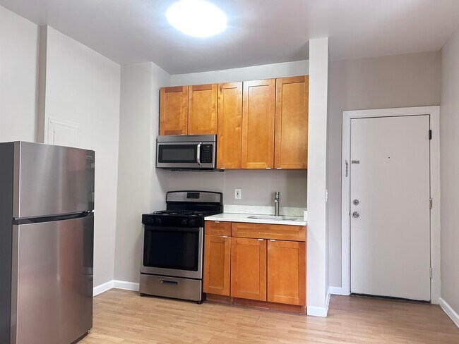 160 Vroom St in Jersey City, NJ - Building Photo - Building Photo