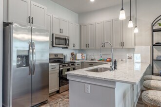 Braunwood at Town Creek in New Braunfels, TX - Foto de edificio - Interior Photo