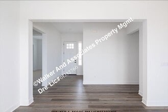 5812 Lady Bells Dr in Santa Maria, CA - Building Photo - Building Photo