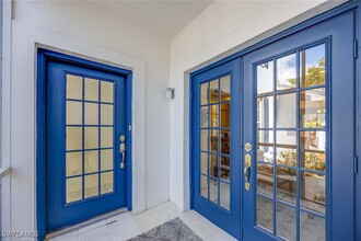 7045 Barrington Cir in Naples, FL - Foto de edificio - Building Photo