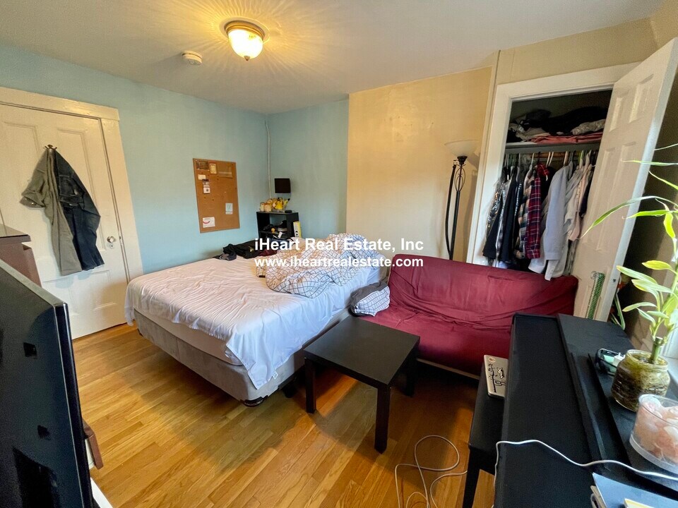 57 Dwight St, Unit 4 Photo