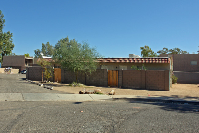 2746 E Marconi Ave in Phoenix, AZ - Building Photo - Building Photo