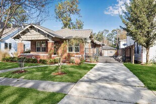 1624 Branard St in Houston, TX - Building Photo