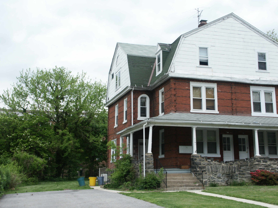 116 Walnut Ave in Ardmore, PA - Building Photo