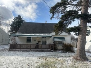 112 N Edgehill Ave in Youngstown, OH - Building Photo - Building Photo