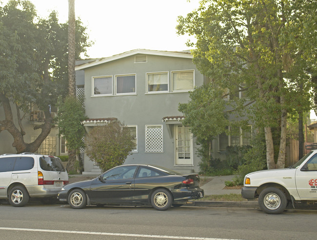 1407 N Bronson Ave in Los Angeles, CA - Building Photo - Building Photo