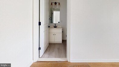 5225 Walnut St, Unit 4 in Philadelphia, PA - Building Photo - Building Photo