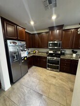 1013 Chapelhill Ln in Roseville, CA - Building Photo - Building Photo