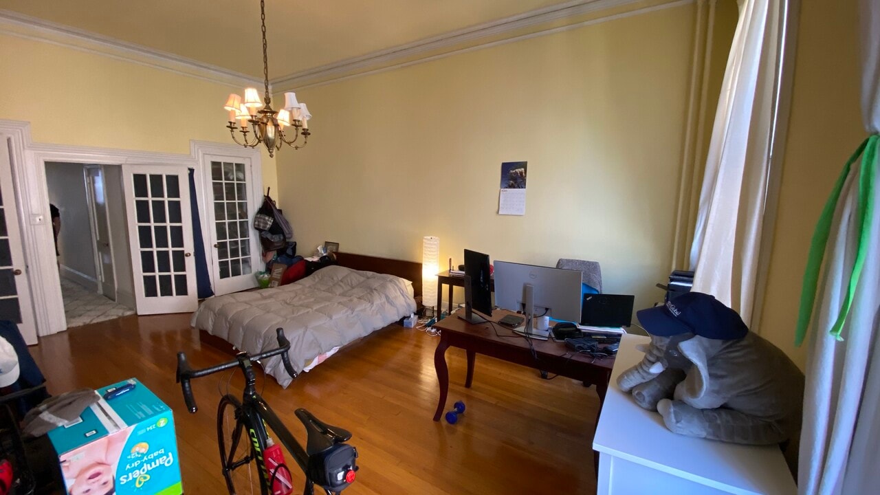 1527 Pine St in Philadelphia, PA - Building Photo