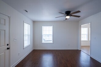 305 S Calhoun St in Greenville, SC - Building Photo - Building Photo