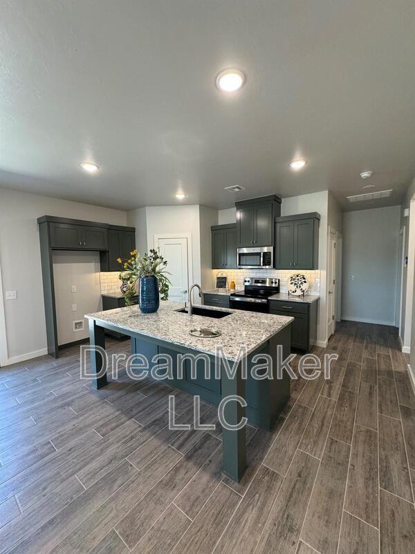 901 Riva Pkwy in Norman, OK - Building Photo - Building Photo