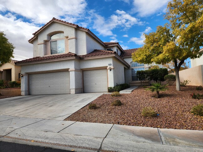 1817 Eagle Bluff Ln in Las Vegas, NV - Building Photo - Building Photo