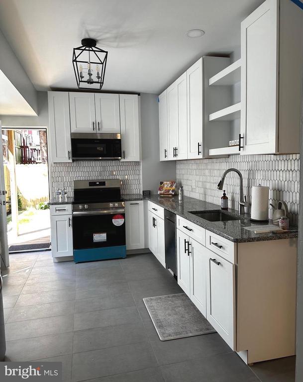 property at 221 Walnut St