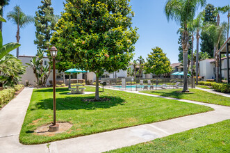 Corte Bella in Fountain Valley, CA - Building Photo - Building Photo